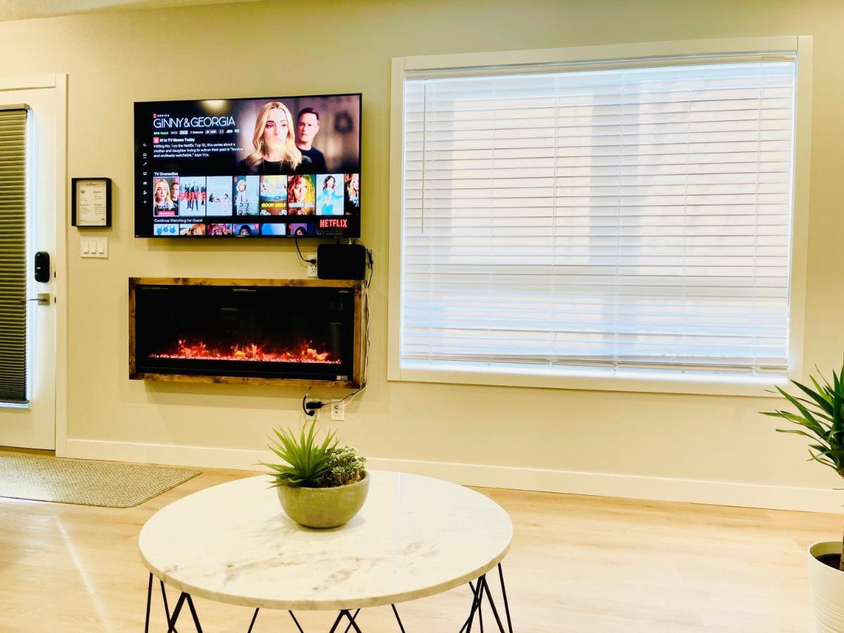 Joe'S Contemporary 2 King Bedrooms Vacation Home In キャンモア エクステリア 写真