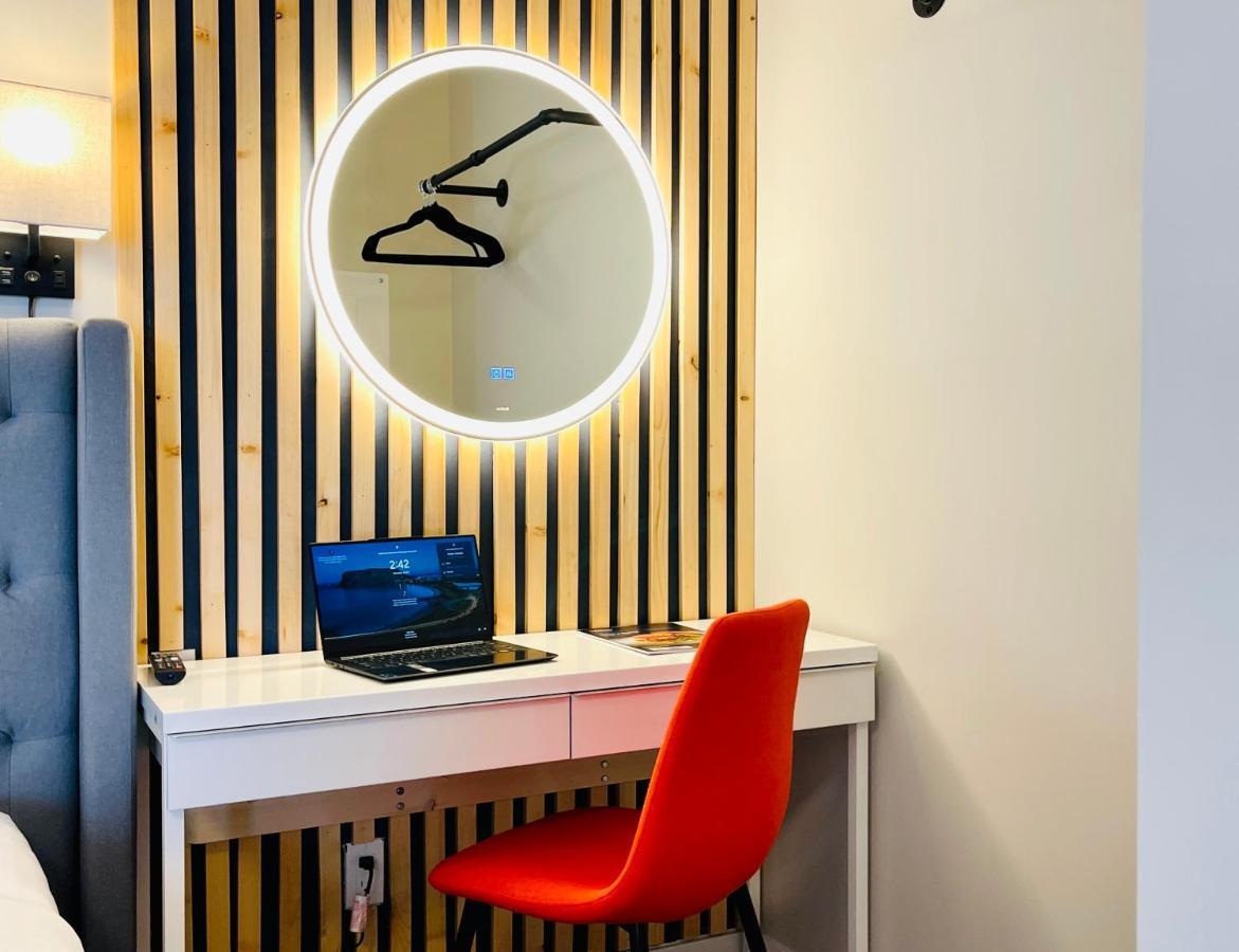 Joe'S Contemporary 2 King Bedrooms Vacation Home In キャンモア エクステリア 写真