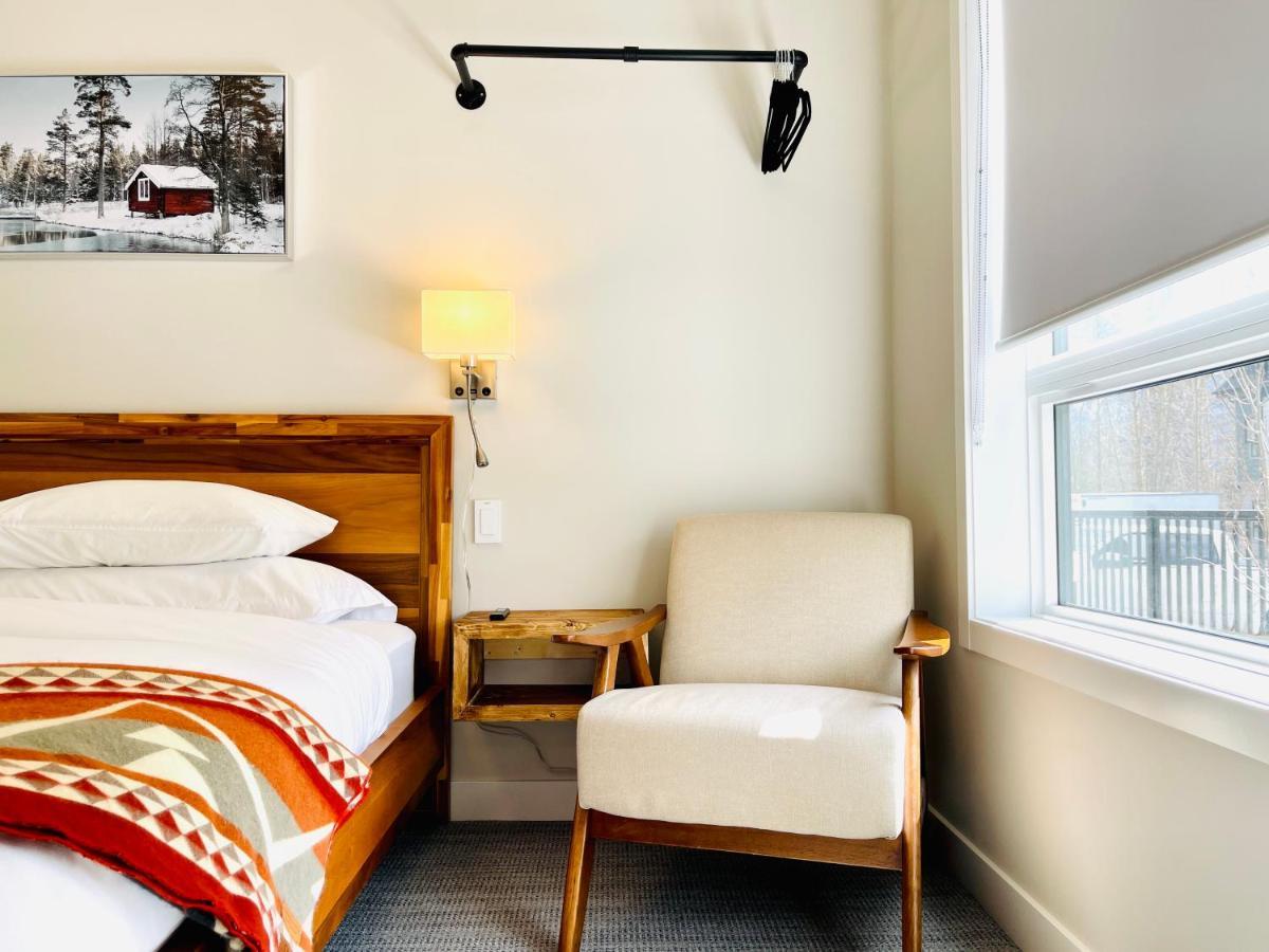 Joe'S Contemporary 2 King Bedrooms Vacation Home In キャンモア エクステリア 写真
