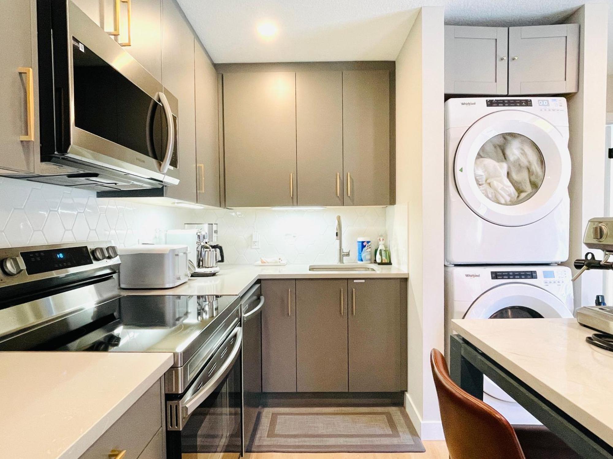 Joe'S Contemporary 2 King Bedrooms Vacation Home In キャンモア エクステリア 写真