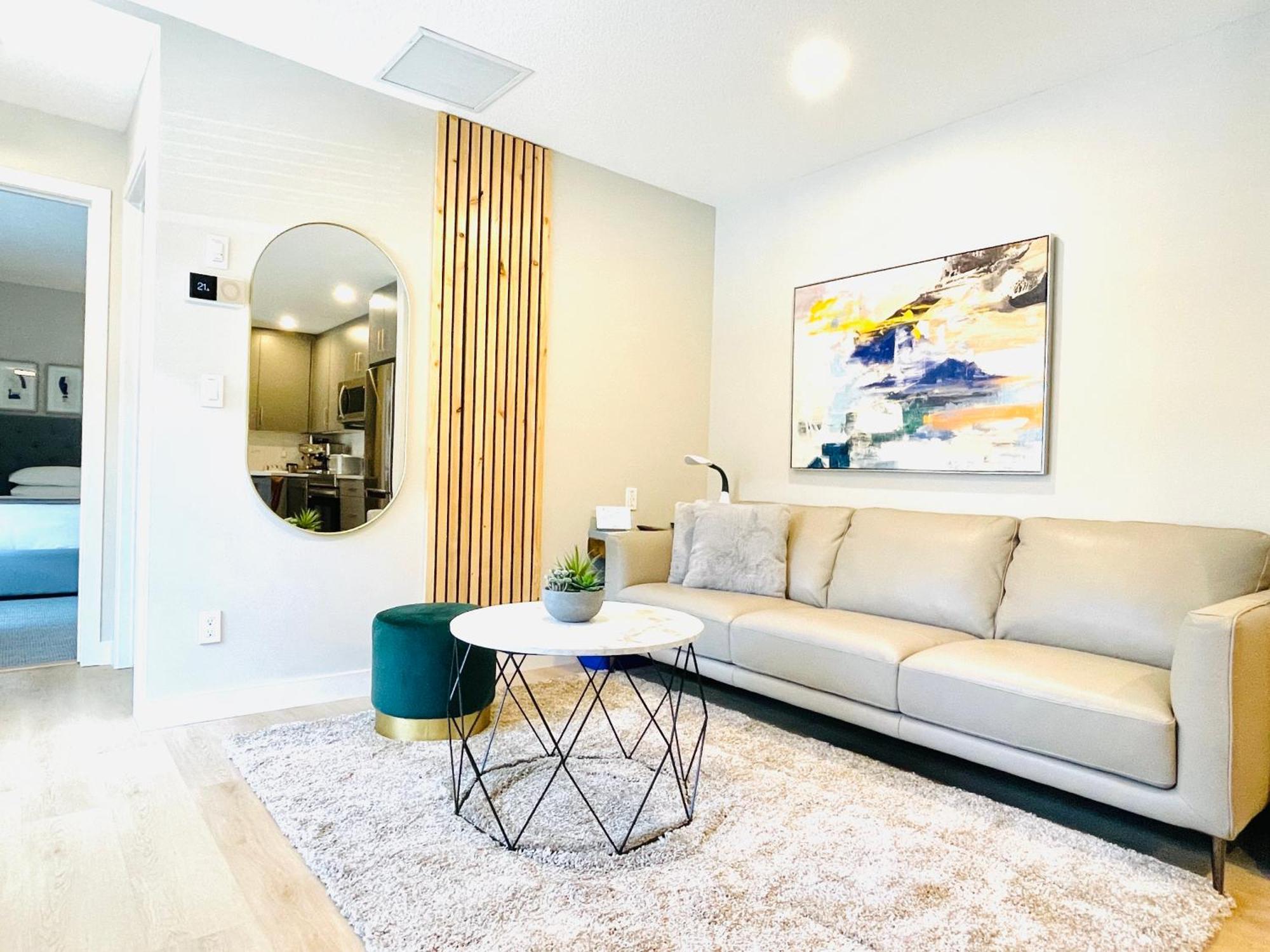 Joe'S Contemporary 2 King Bedrooms Vacation Home In キャンモア エクステリア 写真